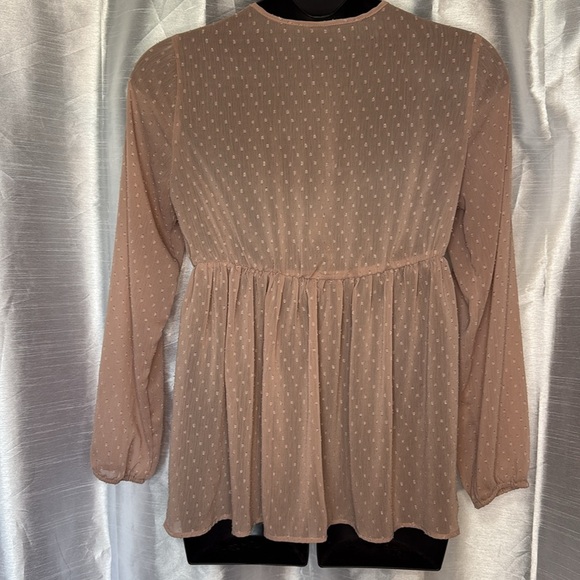 Torrid 0 Blush Pink Women’s U.S. 12 Textured Keyhole with Tie Long Sleeve Blouse - Picture 5 of 7